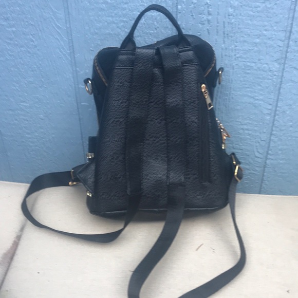 Backpack 🎒 - Picture 4 of 8